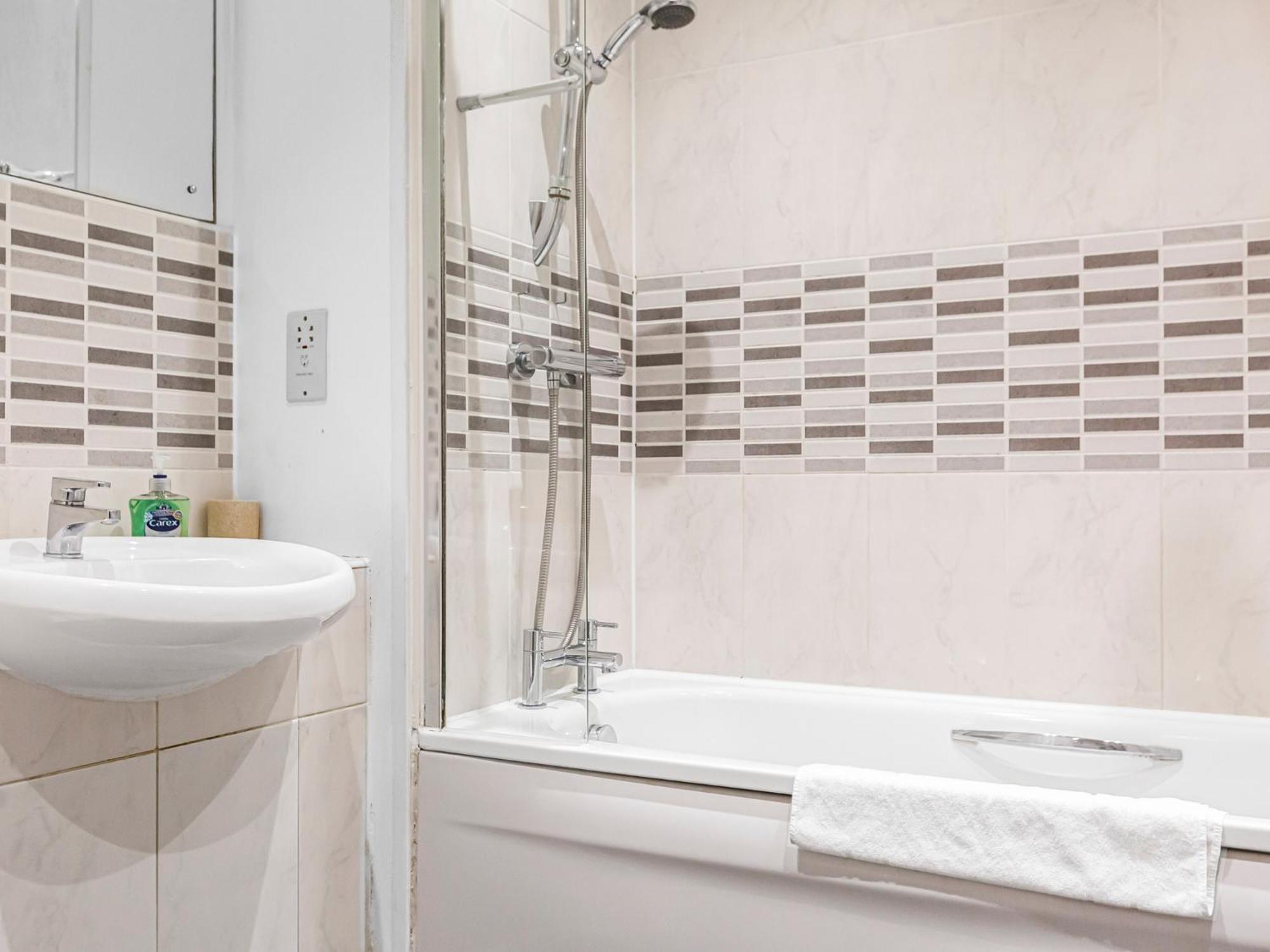 Pass The Keys Modern Tottenham Hale Apartment Perfect For Leisure London Eksteriør bilde